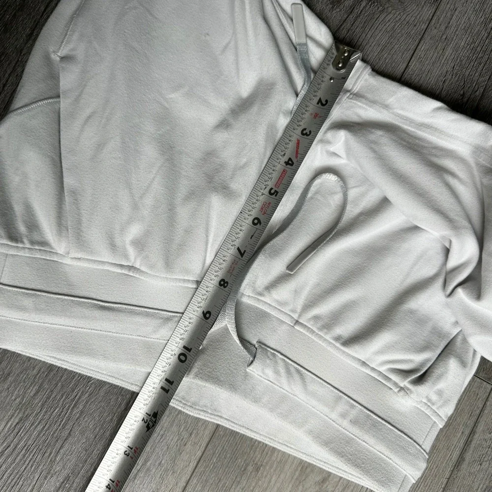 Lululemon Women's Size 6 Light Gray Soft Joggers Drawstring Pockets